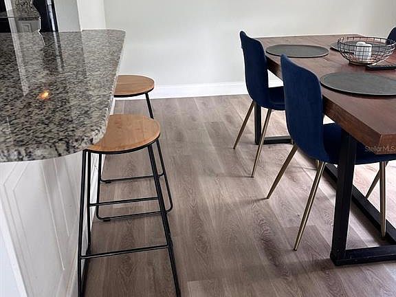 5th image of 802 Gregory Ln