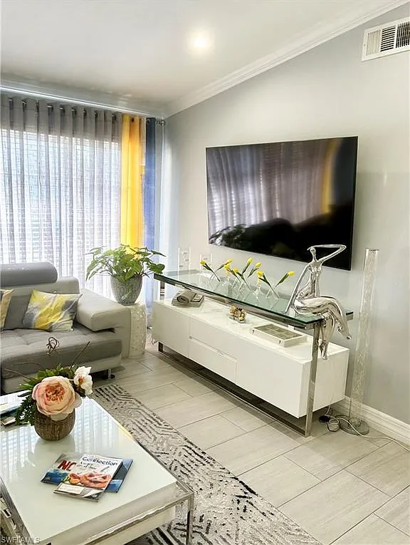 2 bed, 2.0 bath, 1246 sqft, $1,850 — Photo 3