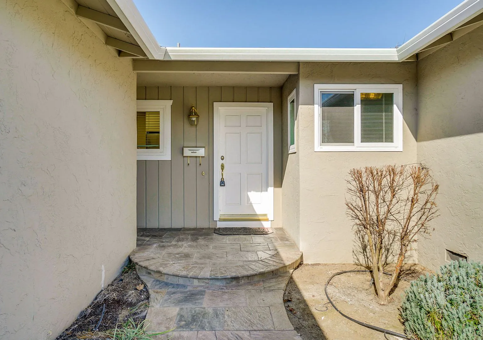 Bright 4BR House - Great Schools - Patio - Updated Finishes — Photo 3