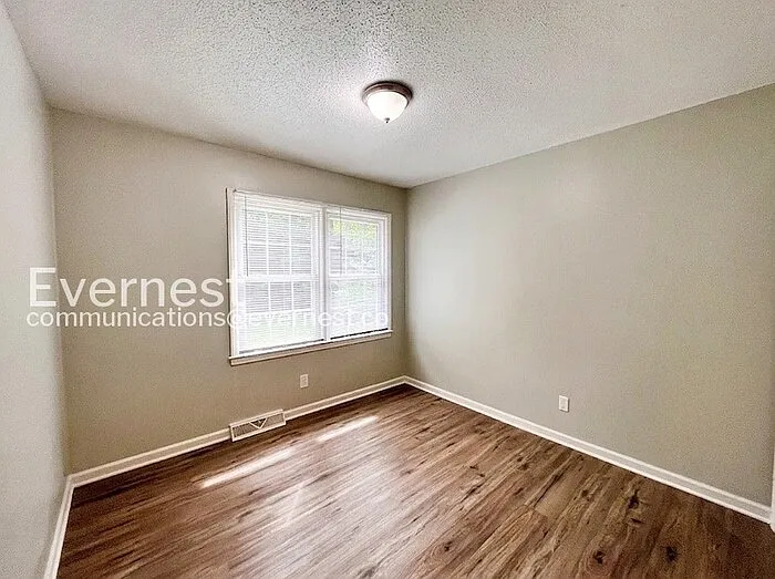 400 Wilcrest Dr — Photo 17