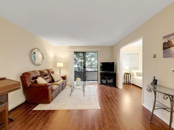 20460 54th Ave #211, Langley, BC V3A 6N6
