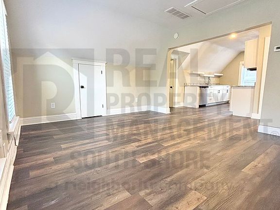 4th image of 1204 Manhattan St #1