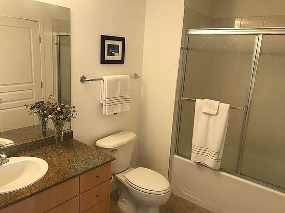 5th image of 300 W Beech St Unit 1301