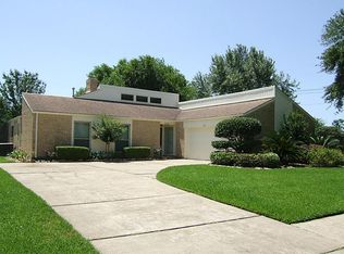 1002 Woodhorn Dr, Houston, TX 77062