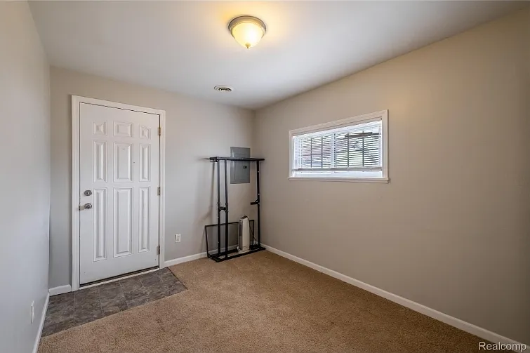 1377 Allen St — Photo 10