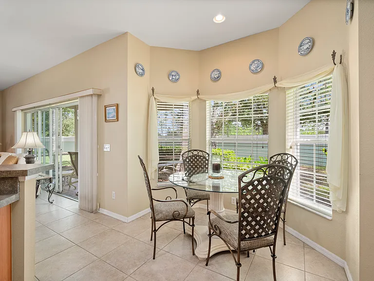 25534 Heritage Lake Blvd — Photo 6