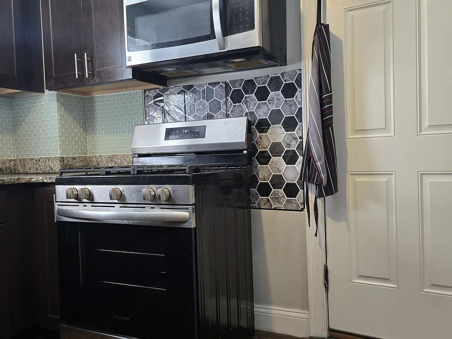 4 bed, 1250 sqft, $3,600 — Photo 2