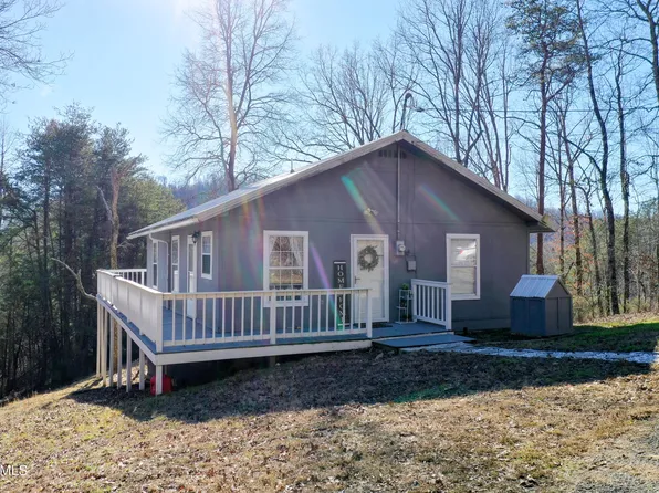 1495 Reagan Valley Rd, Tellico Plains, TN 37385