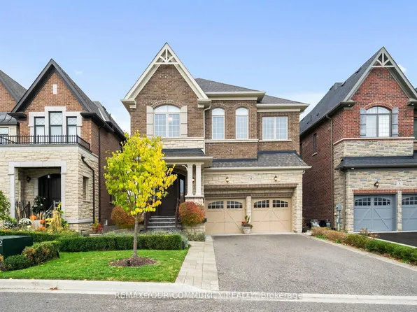 8 King Blvd, King, ON L7B 0P4