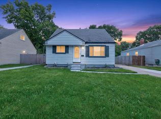 23647 Beverly St, Saint Clair Shores, MI 48082