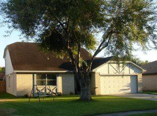 318 Creek Bend Dr, League City, TX 77573