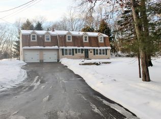 615 Congdon Hill Rd, Saunderstown, RI 02874