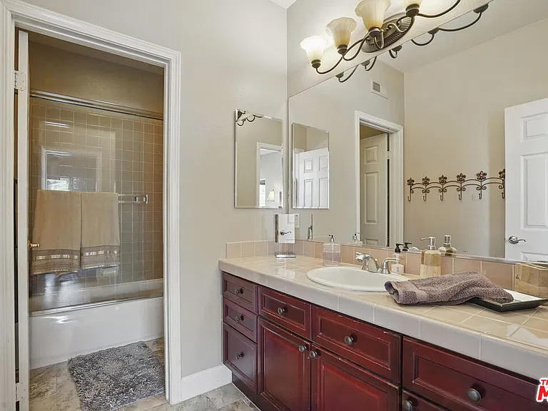 4040 Leighton Point Rd — Photo 40