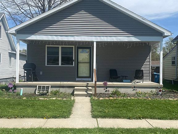 3rd image of 824 N Plum St