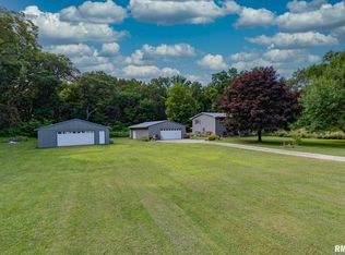 24335 N High St, Colona, IL 61241