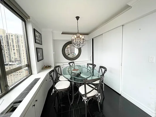 Rented by City Connections Realty | media 5