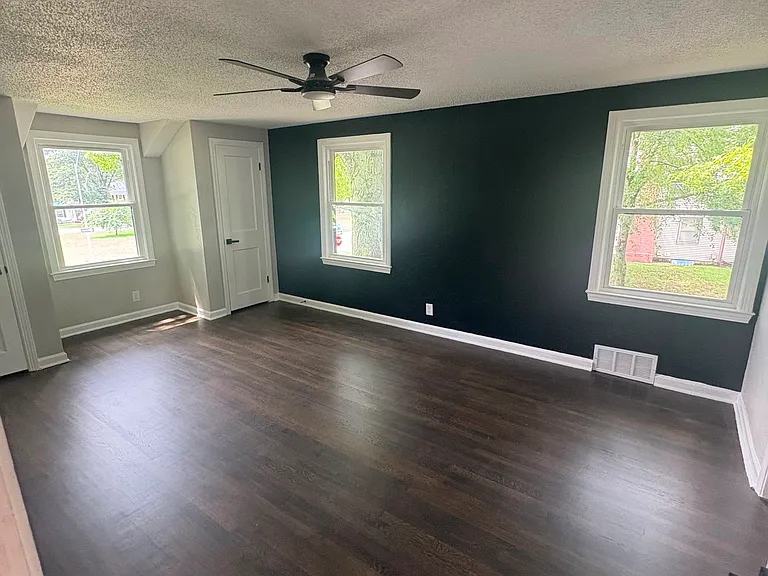 3300 E Meyer Blvd — Photo 8