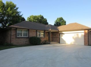 608 E Belmont Ave, Augusta, KS 67010