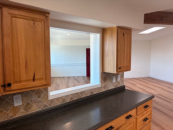 3rd image of 7519 La Jolla Blvd