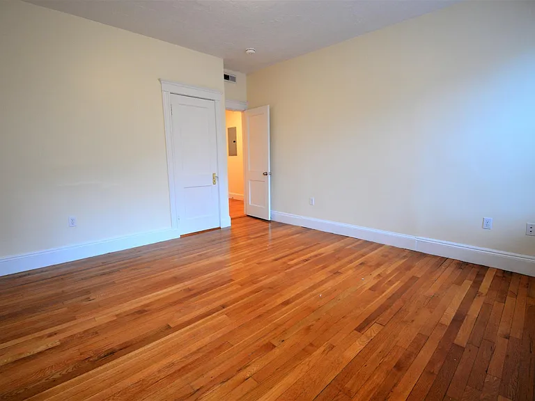 191 Winthrop Rd #5 — Photo 13