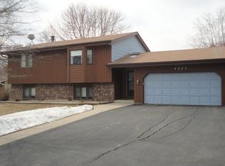 4623 Kingsbury Dr, Eagan, MN 55122