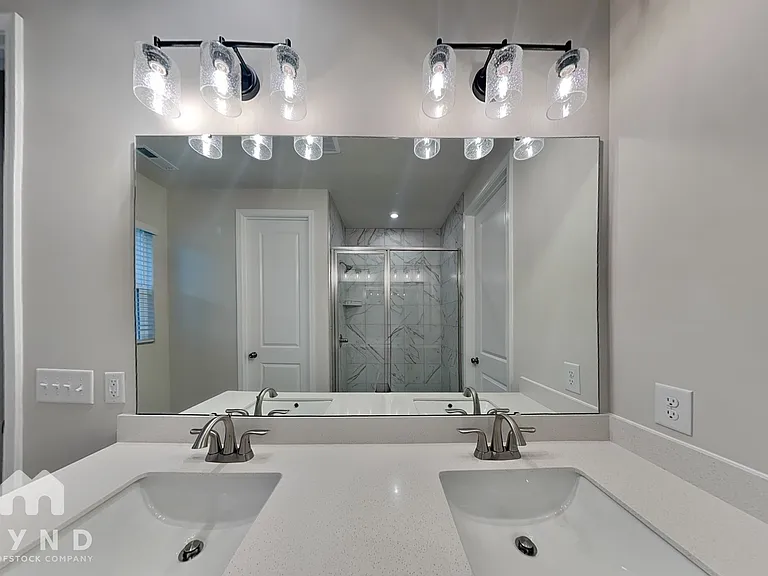 6005 Longar Ln #- — Photo 10
