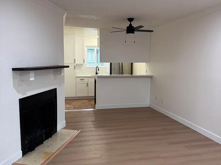 10635 Sherman Grove Ave — Photo 2