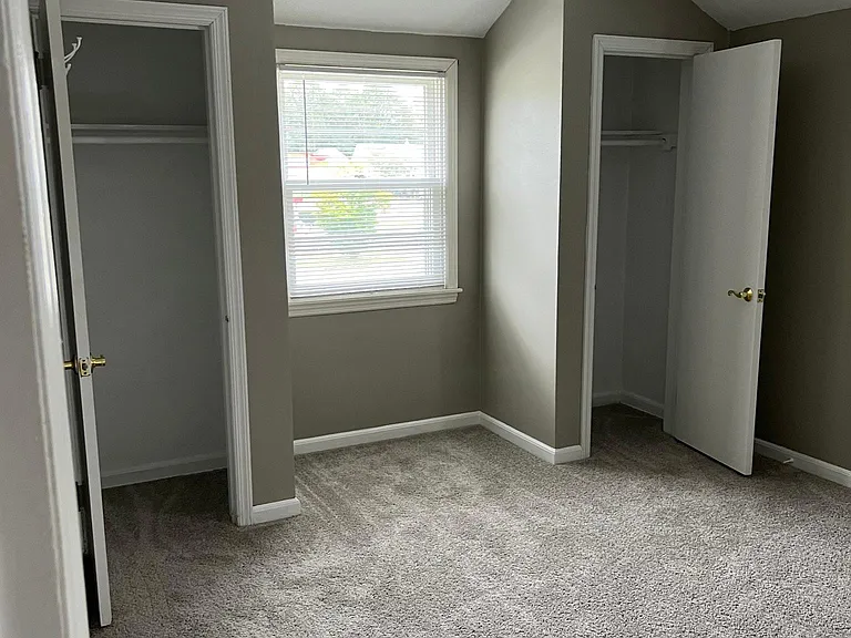 1226 E Howard Ave — Photo 7