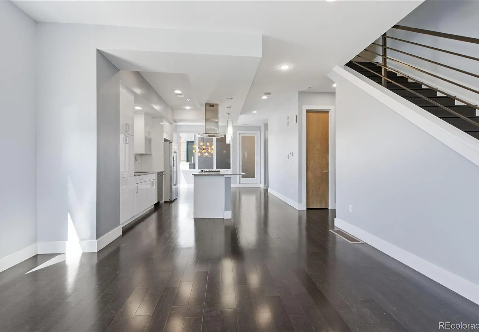 3 bed, 3.5 bath, 2350 sqft, $4,595 — Photo 2