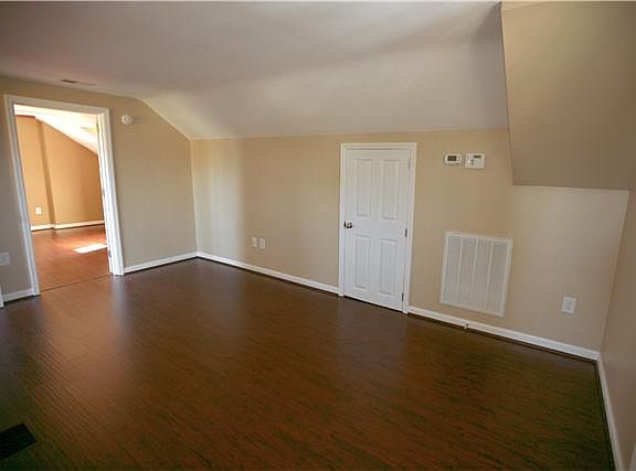 5th image of 2228 Ashwood Ave
