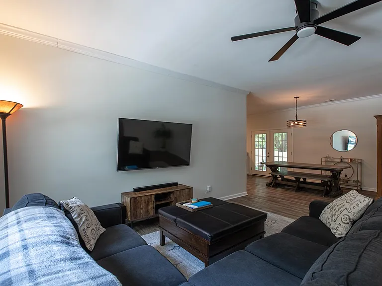 3332 Barfield Dr — Photo 4