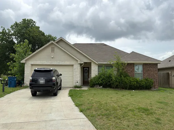 1301 Melody Cir, Kaufman, TX 75142