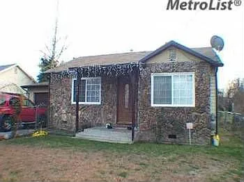 450 Bowman Ave photo 1