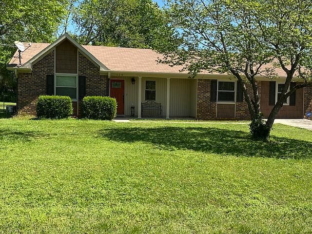 1st image of 119 Woodlawn Dr