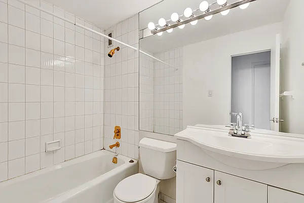 Rented by CORE | media 22