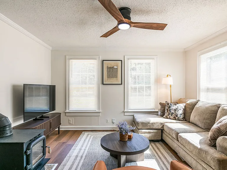 1177 Morley Ave SE — Photo 4