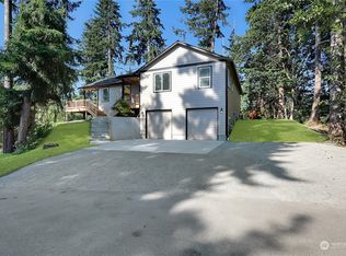39512 25th Avenue Ct S, Roy, WA 98580