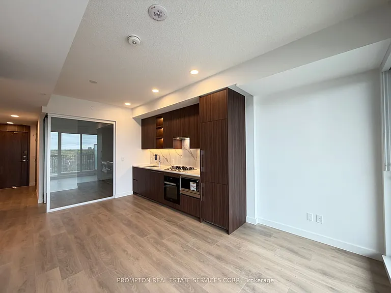 68 Esther Shiner Blvd #809 — Photo 7