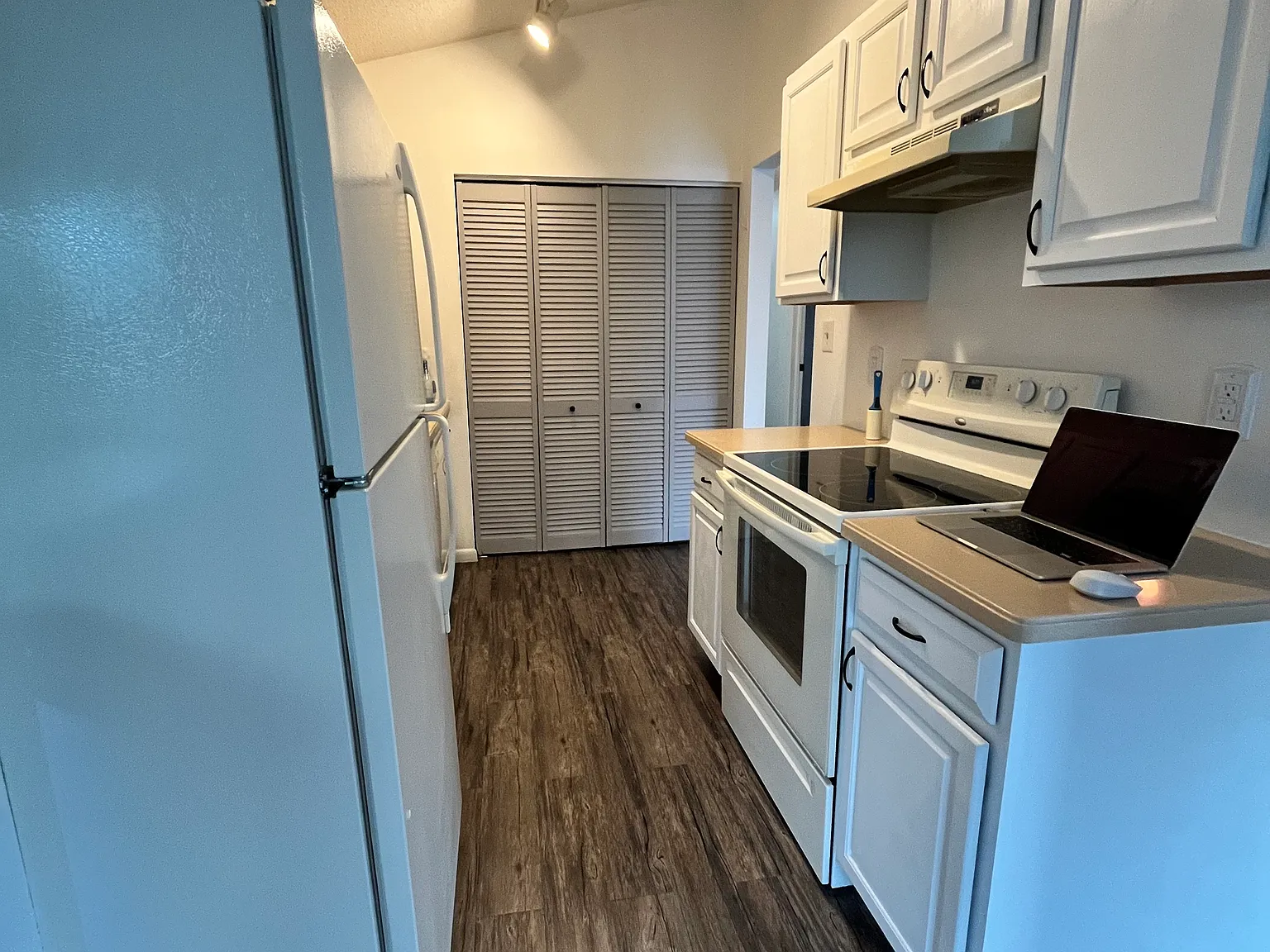 2 bed, 1136 sqft, $1,800 — Photo 4