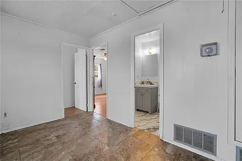 157 Millie Dr — Photo 9