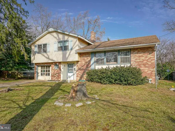 225 Drake Rd, Cherry Hill, NJ 08034