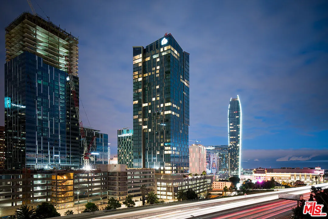 1 bed, 2.0 bath, 780 sqft, $3,200 — Photo 3
