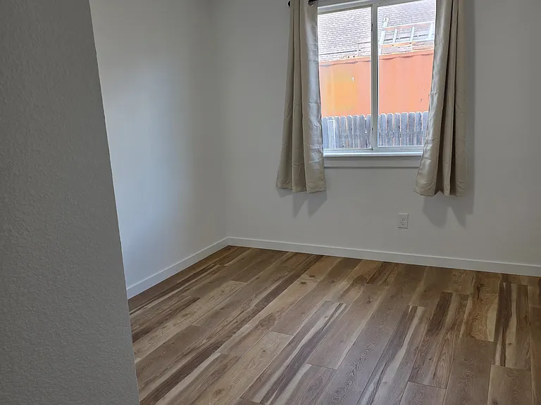 4725 N Josephine St — Photo 17