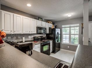 10883 Holly Ridge Blvd, Charlotte, NC 28216