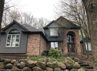 9901 Boulder Ct, Davisburg, MI