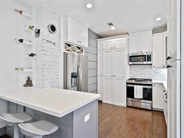 325 N Sidney St, Houston, TX 77003