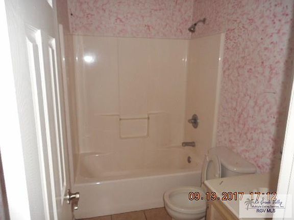 3rd image of 6067 Maravillas River St