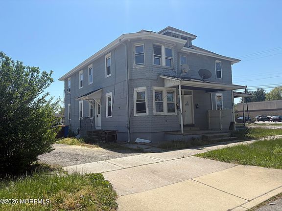 3rd image of 102 Saint Louis Avenue