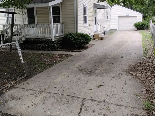 1737 N Folk St, Decatur, IL 62526