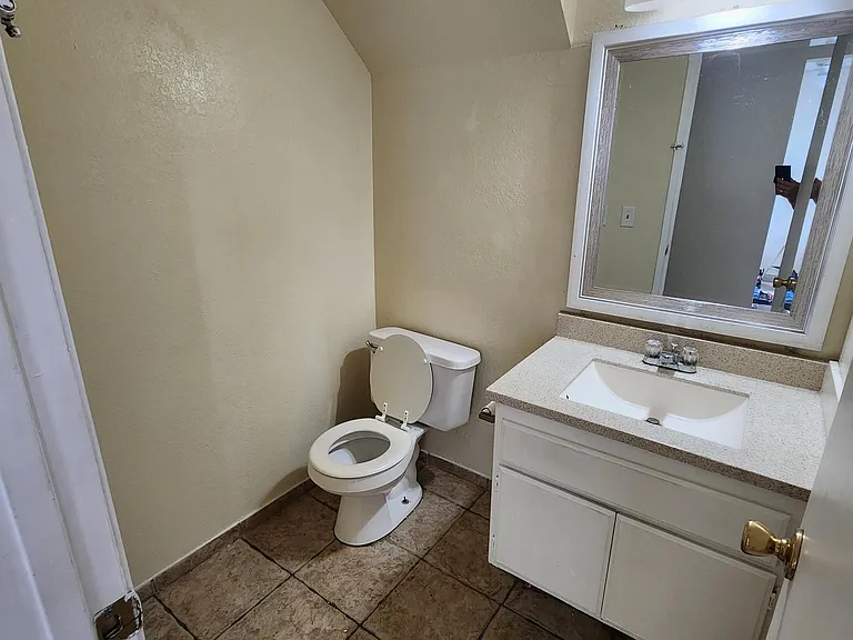 745 S Lark Ellen Ave — Photo 19